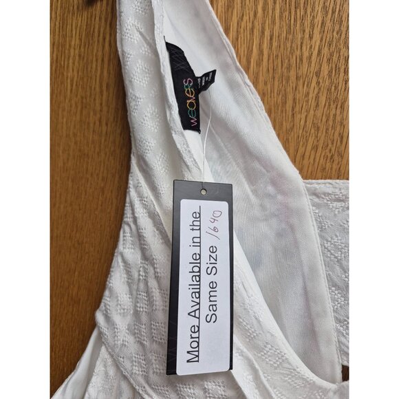 White Embroidered Sleeveless Boho Tunic Top XL W/ Floral Patterns V-Neck Tie-Bac - Picture 6 of 8